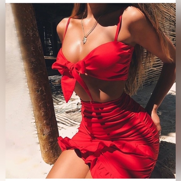 Two-Piece Set - Red Mini Ruffle Skirt & Tie-Front crop top - Picture 3 of 12
